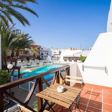Ineika In - Balcony&poolside *