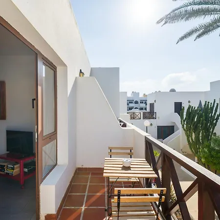 Ineika In - Balcony & Poolside شقة كوراليهو