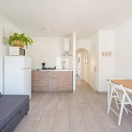 Appartamento Ineika In - Balcony & Poolside