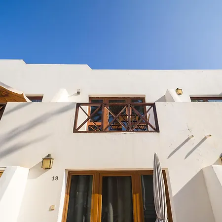 Appartamento Ineika In - Balcony & Poolside *