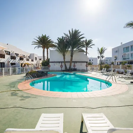 Daire Ineika In - Balcony & Poolside Corralejo